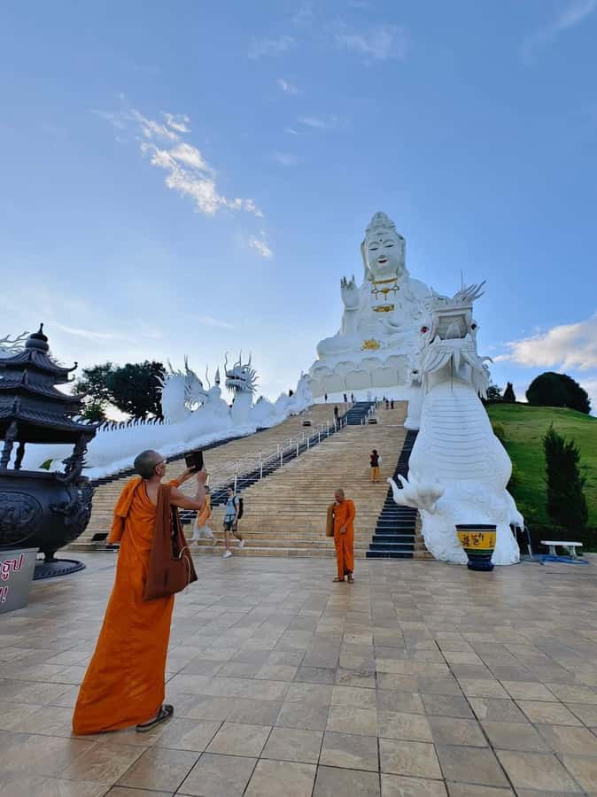 Chiang Rai IG Lalitta Cafe and White, Blue, Red Temples Tour - Wat Rong Suea Ten (Blue Temple): calm architecture with time to breathe
