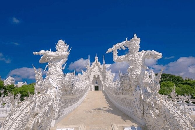 Chiang Rai Temples Plus Golden Triangle Private Hire With Guide - Why This Chiang Rai Day Feels Less Like a Factory Tour