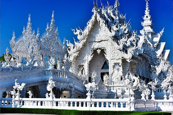 Chiang Rai Temples Private Tour from Chiang Mai - All Inclusive - Chiang Rai temples by private car: what this day is really like
