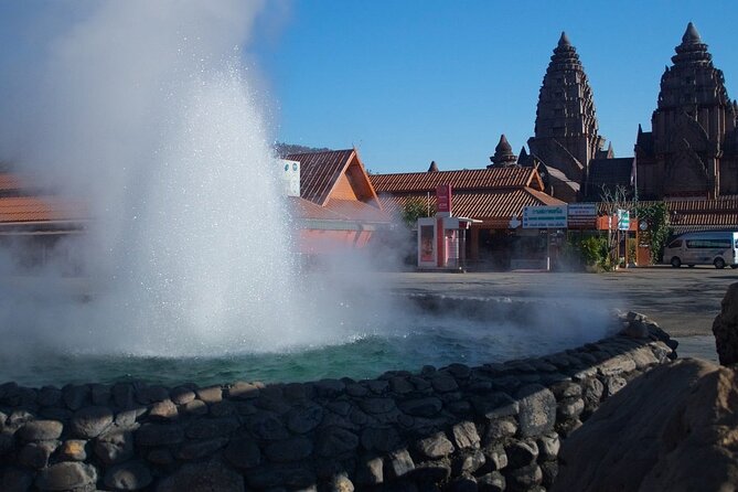 Chiang Rai Tour: Hot Spring,White Temple, Golden Triangle, Yao - Golden Triangle at Chiang Saen and Sop Ruak: where the rivers and borders meet