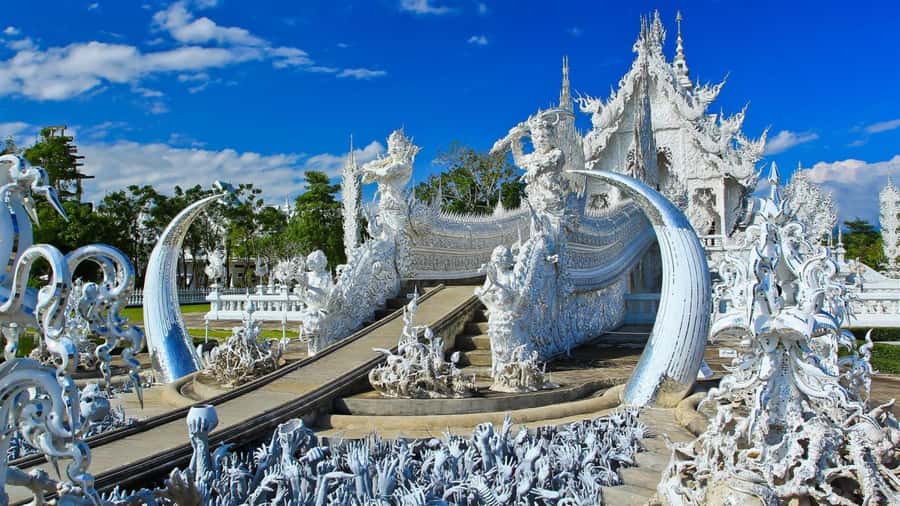 Chiang Rai White, Blue, Red 3 Temples Tour - Wat Rong Khun (White Temple): The Detail You Notice Only In Person