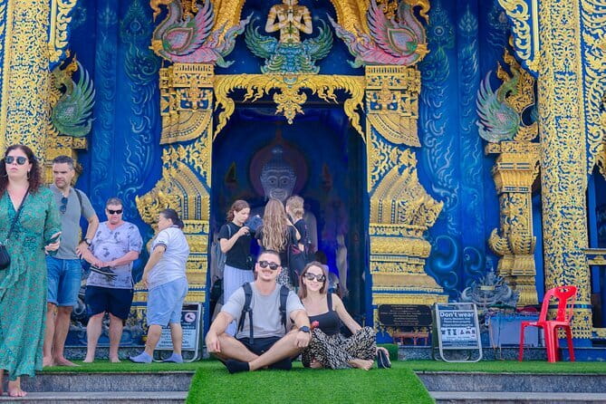 Chiang Rai White Blue Red Temples with Hot Spring from Chaing Mai - Chiang Mai to Chiang Rai: that 7:00 am start and the van time