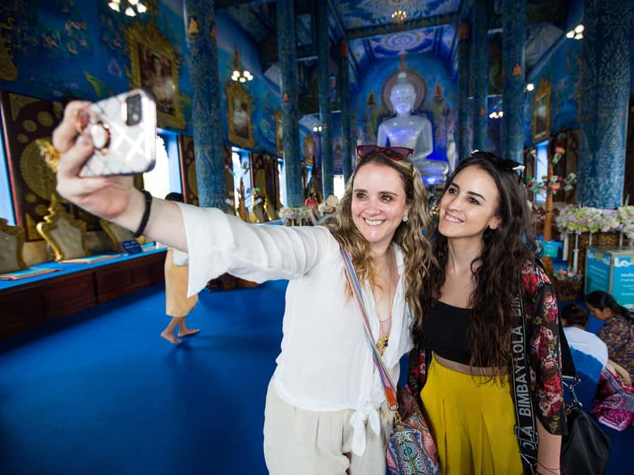 Chiang Rai White Temple and Blue Temple Day Tour - Temple of Light (Wat Saeng Kaeo Phothiyan): Spiritual Shapes You Can Feel