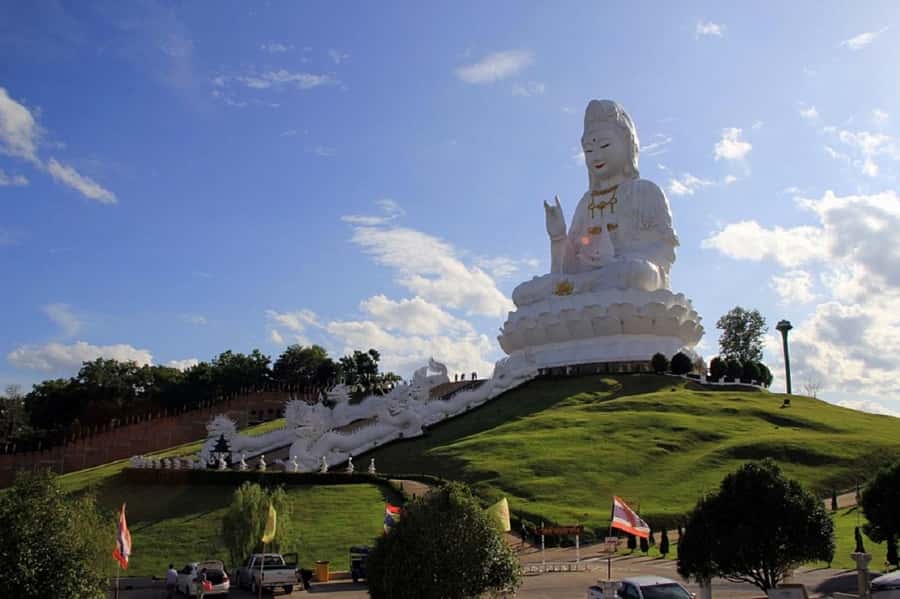 Chiang Rai White Temple and Blue Temple Day Tour - Guides, Small Groups, and Photo Time That Actually Works