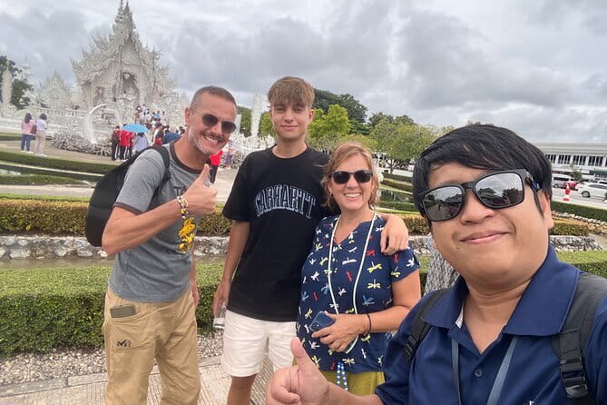ChiangMai 1DayTour:Elephant Sanctuary,king&queen pagoda,waterfall - Lunch near the park: included fuel, with simple expectations