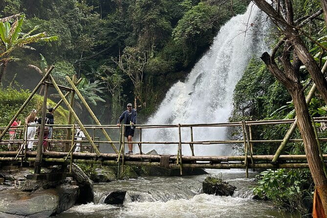 ChiangMai 1DayTour:Elephant Sanctuary,king&queen pagoda,waterfall - Two waterfalls and a hike: nature time with a footing check