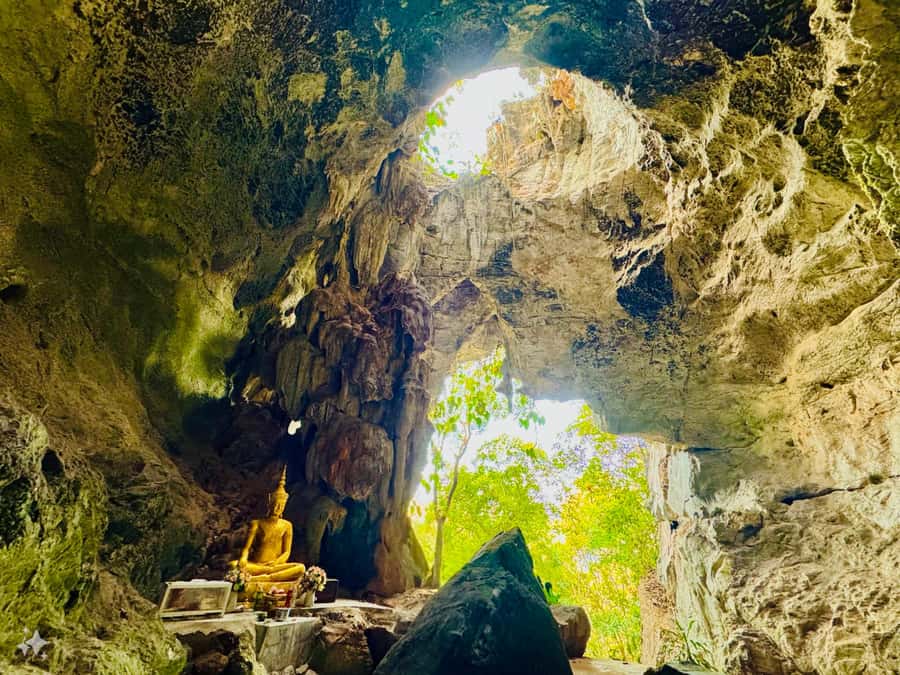 Chiangmai : Rainbow Cave , Unseen Canyon and Lanna temple - Key highlights worth your attention