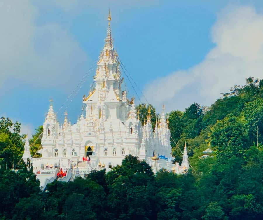 Chiangmai : Rainbow Cave , Unseen Canyon and Lanna temple - Should you book this 1-day Chiang Mai caves and Lanna temple tour?
