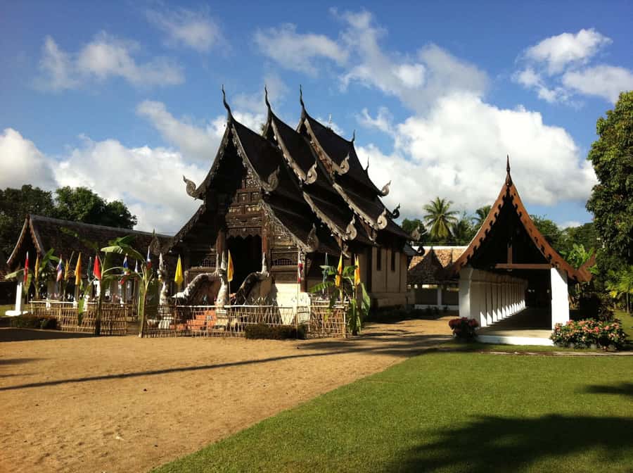 Chiangmai : Rainbow Cave , Unseen Canyon and Lanna temple - Pong Castle: architecture, stupa energy, and a Lanna connection