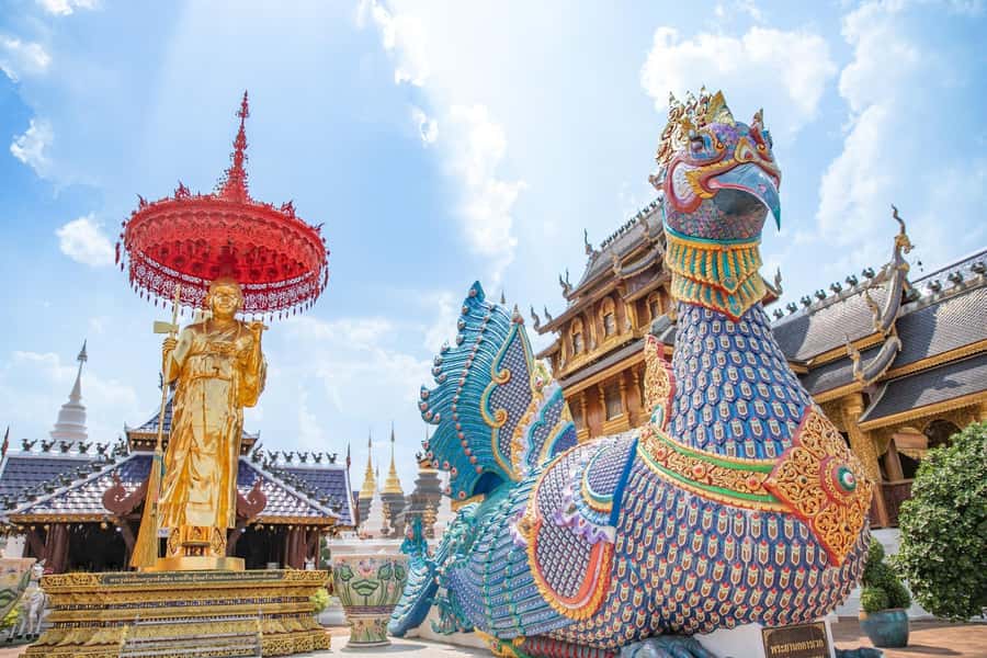 Chiangmai : Sticky waterfall & Land of angels & Wat ban den. - Wat Ban Den: twelve zodiac pagodas and Lanna-style details