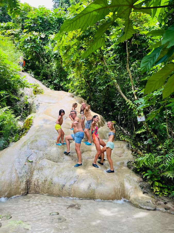 Chiangmai : Take care elephants+poopaper, sticky waterfalls - Group size and guide attention: why Minty-style coordination matters