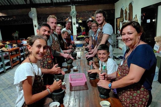 Cooking Evening Class Chiang Mai Visit Organic Garden and Market - Market and garden: why those stops are more useful than they sound