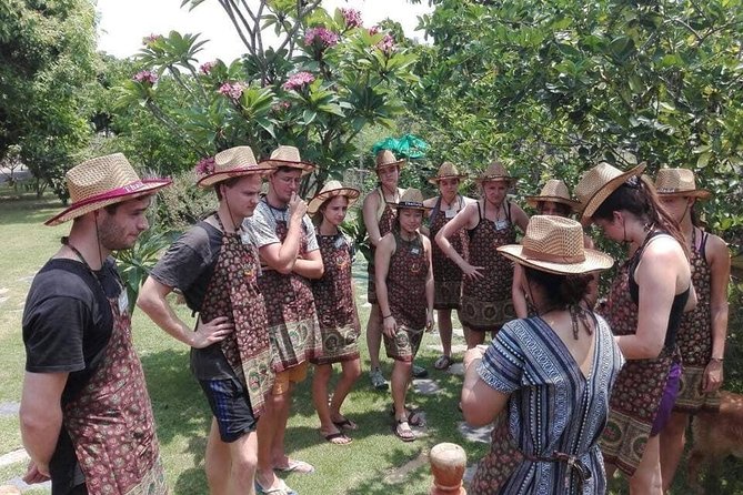 Cooking Evening Class Chiang Mai Visit Organic Garden and Market - Your Chiang Mai timeline: pickup, market, garden, then the cooking marathon