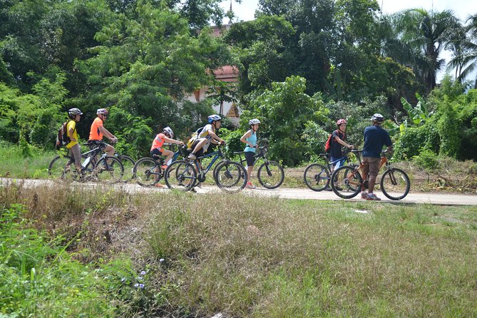 Cycling tour and Buatong waterfall - Lunch, snacks, and your English-speaking guide