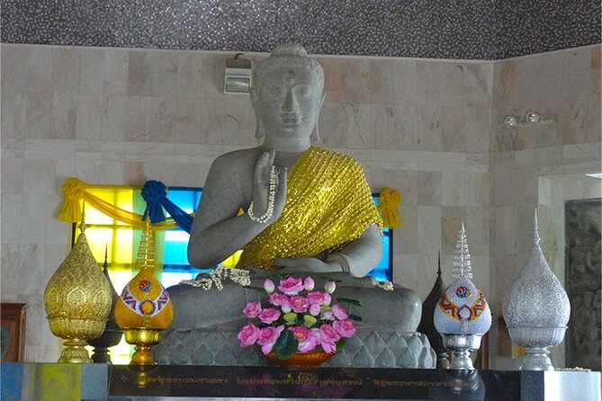 Doi Inthanon Private Trek & Lunch Tour from Chiang Mai - Wachirathan Falls: 250 Meters, Accessible Path, Quick Wow