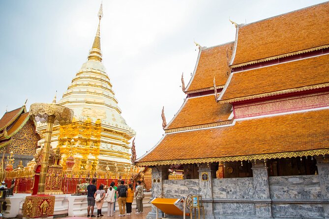 Doi Suthep and Wat Pha Lat Sunrise Private Tour – Half Day - Stop 1: Wat Phra That Doi Suthep at First Light