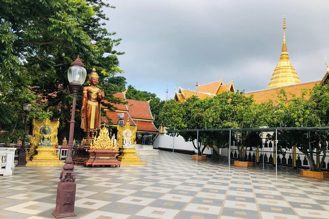 Doi Suthep Temple. It's a must see in Chiang Mai !!! - Inside the temple complex: what to expect during your 2-hour visit