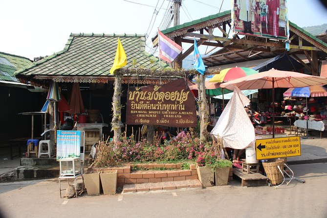 DON'T miss It ! Doi suthep temple+ Hmong village - Doi Pui Mong Hmong hill tribe village: what you’ll learn, and what to watch for