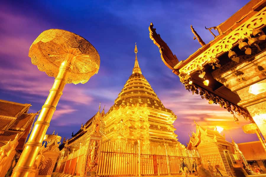 Early morning Doi Suthep with monk chanting and alms - Key things that make this early Doi Suthep morning worth it
