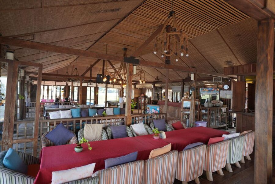 Elephant Habitat Park Feeding Entry & Rafting Van Transfer - How the guides shape the experience