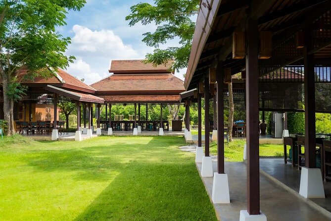 Evening Cooking Class in Traditional Pavilion with Beautiful Garden - Chiang Mai - Walking the organic gardens and learning what ends up in your wok