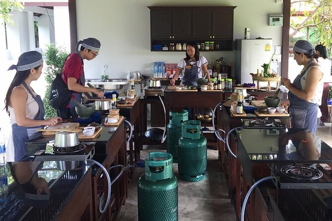 Evening Cooking Class in Traditional Pavilion with Beautiful Garden - Chiang Mai - Tom Yam or Tom Kha, Pad Thai stir-fry, and curry: building flavor step by step