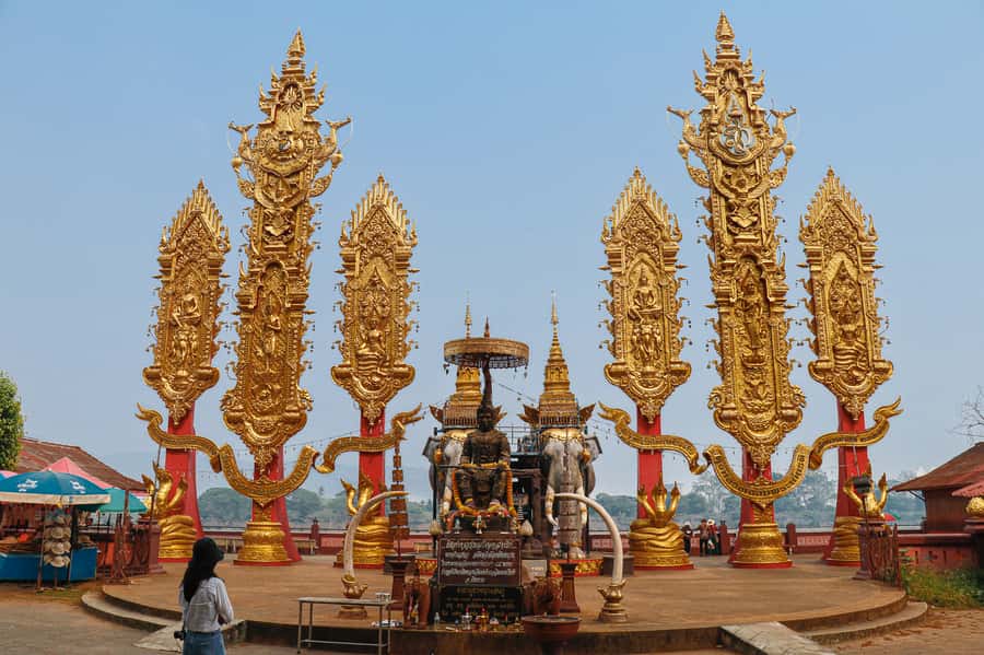 From Chiang Mai: Chiang Rai 2 Temples and Golden Triangle - Lunch in the middle of a packed schedule