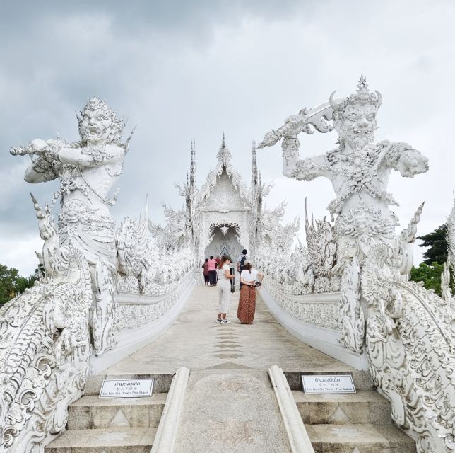 From Chiang Mai: Chiang Rai's Temples Exploration Day Trip - The Drive From Chiang Mai to Chiang Rai Feels Long, But the Route Helps