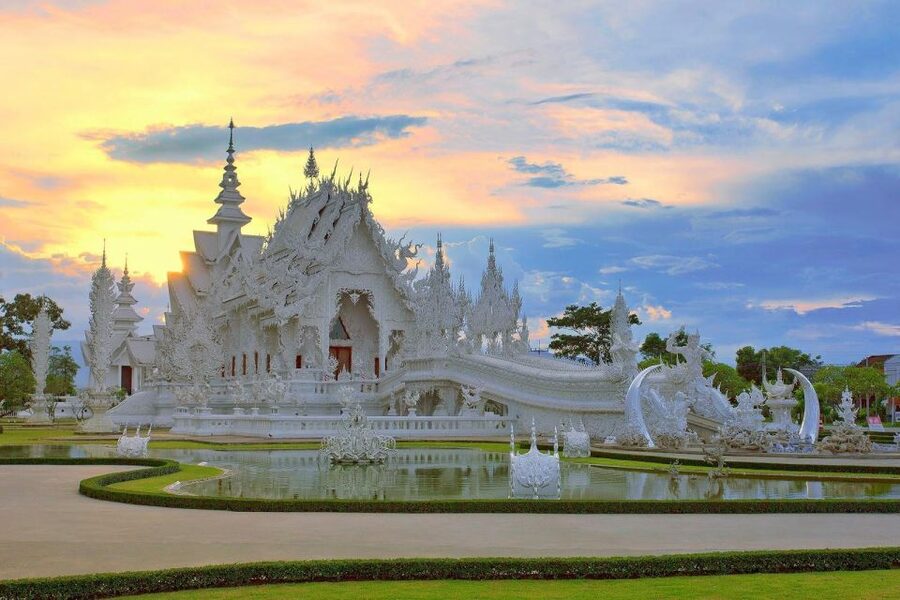From Chiang Mai: Chiang Rai's Temples Exploration Day Trip - Red Temple: Thai Spiritual Stories in Color and Craft