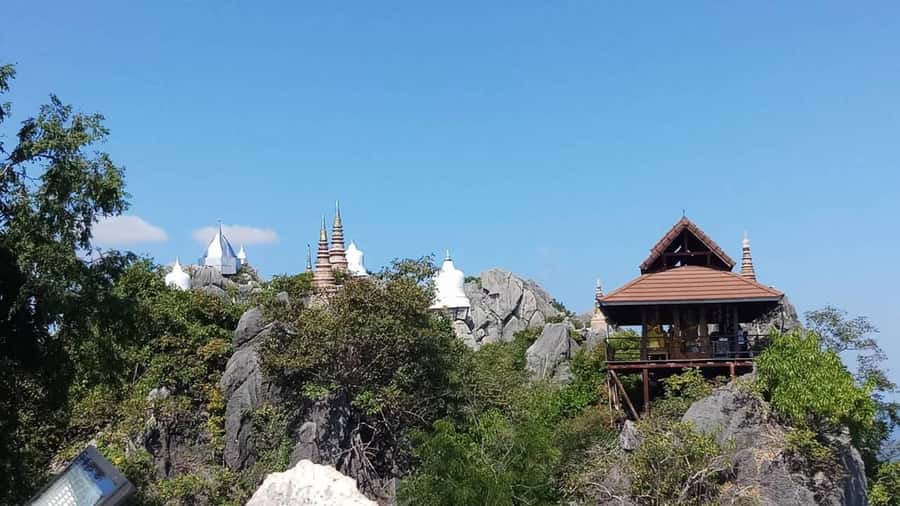 From Chiang Mai: Lampang Summit & Springs - Lunch at a local restaurant: keep it simple, keep moving
