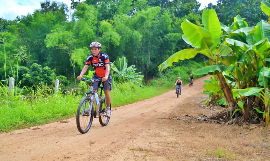 From Chiang Mai: Mae Taeng Valley Hike & Bike Day Trip - What to pack and wear so the day feels easy