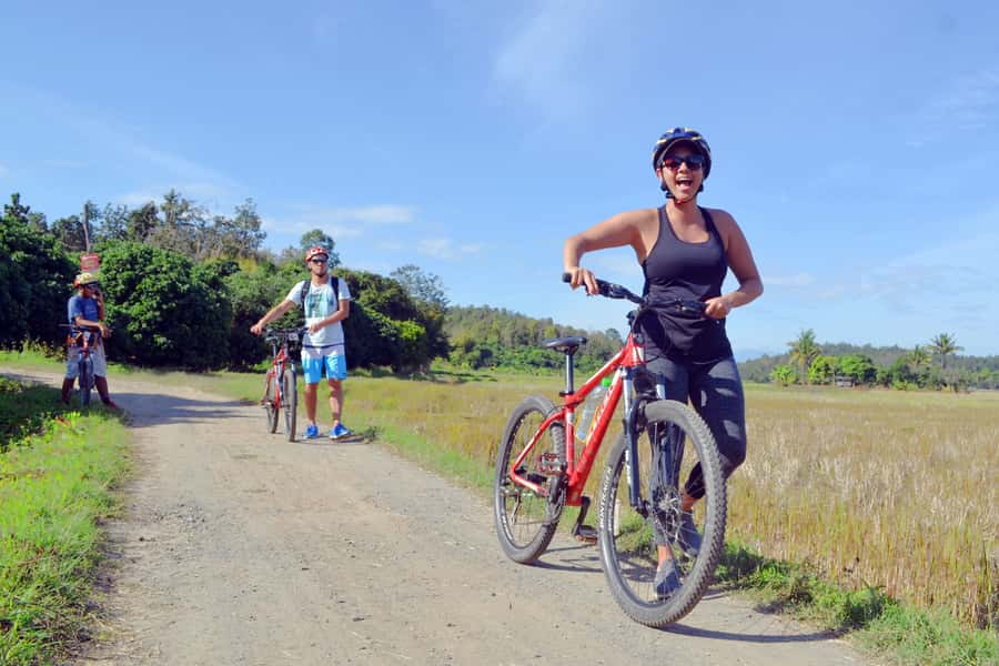 From Chiang Mai: Mae Taeng Valley Hike & Bike Day Trip - Wat Ban Den: short photo stop, then back to Chiang Mai
