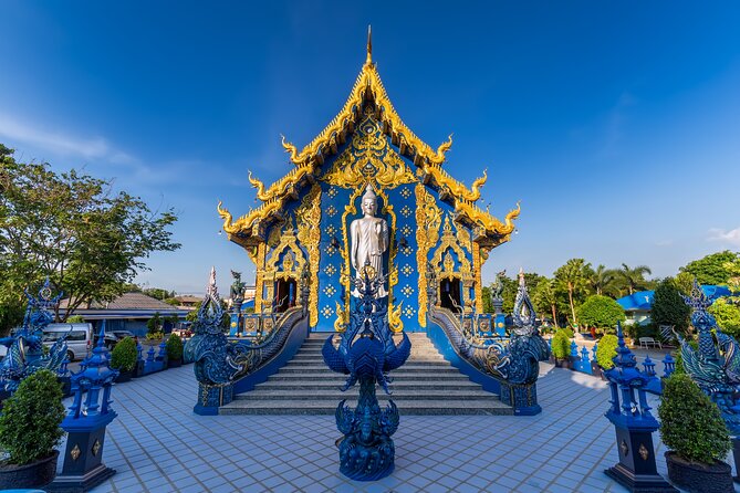 Full Day Chiang Rai 3 Temples White, Blue,Big Bhudha Temples - Transportation, timing, and group size: what to expect in the van