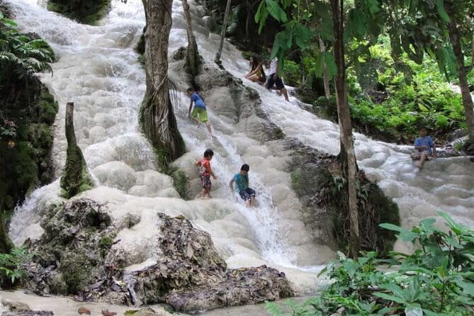 Full Day Elephant Bathing and Bamboo Rafting Tour in Chiang Mai - Stop 1: Mae Taman and the Scenic Drive Out of Chiang Mai Town
