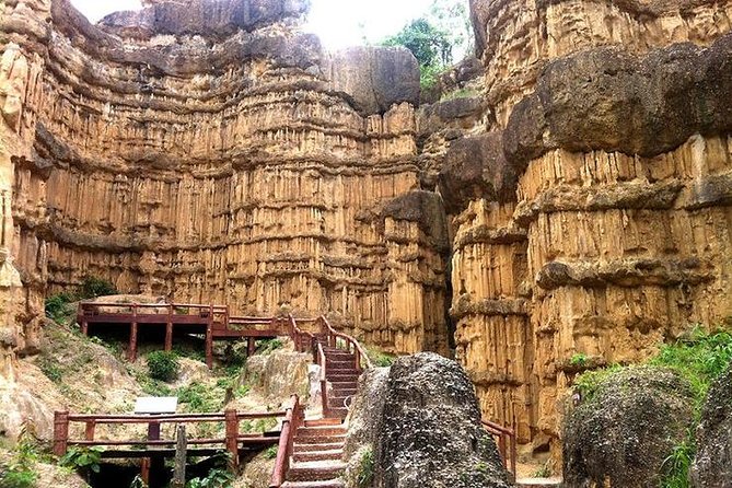 Grand Canyon Chiang Mai Private Tour with Pottery Village - Wat Ton Kwen (Wat Intharawat): A Calm Cultural Anchor