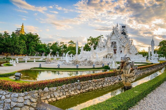 Guided Chiang Mai City Night Tour by EV Tram - Tha Phae Gate and the Chiang Mai Gate Night Market for Dinner Energy