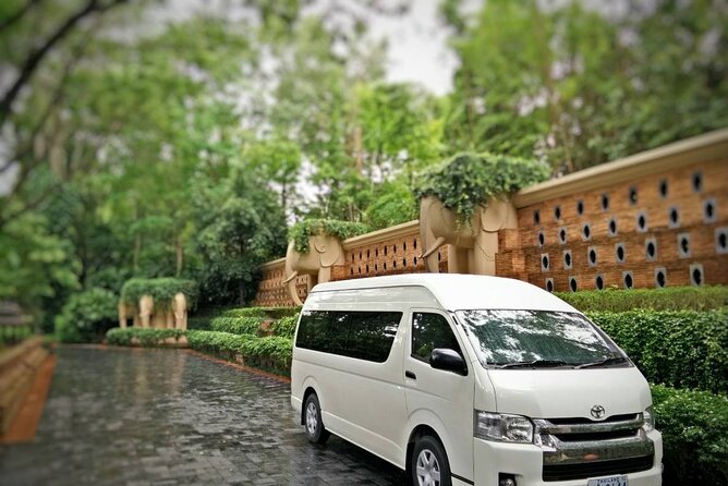 Half Day Car Hire with an English Speaking Driver in Chiang Mai - Weather and Driver Intelligence: When Plans Change