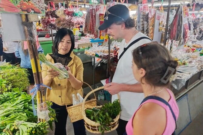 Half Day Chiang Mai Cooking Class and Market Taste Tour - Should you book this half-day cooking class and market taste tour?