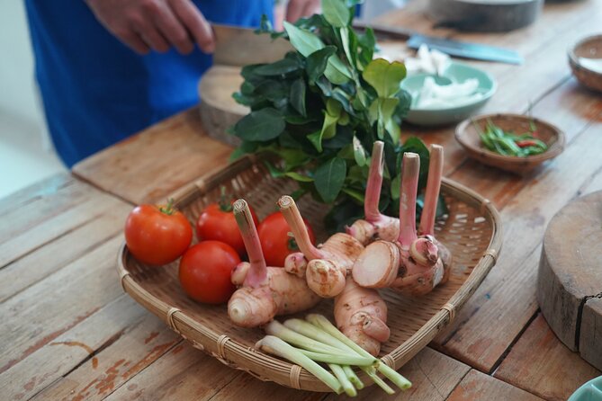 Half Day Guided Thai Cooking Class in Chiang Mai - Getting there in Chiang Mai: start point and timing
