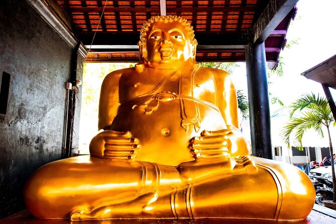 Half-Day Private Night Tour by Tuk Tuk in Chiang Mai City - Muang Mai Market and Warorot Market: where snacks and shopping take over