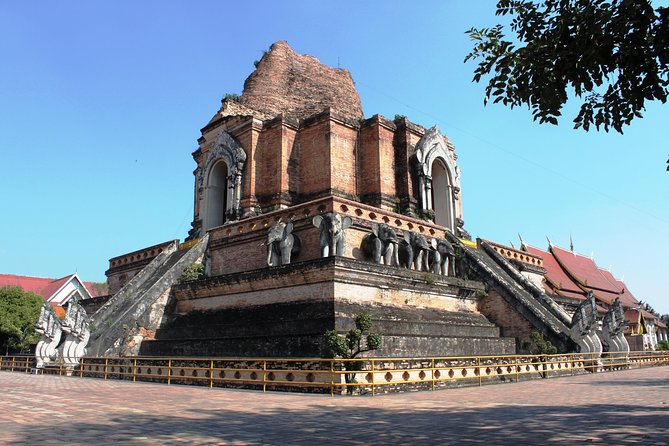 Iconic Half-Day Landmarks & Temples of Chiang Mai - Wat Phan Tao’s teakwood ordination hall: the old craft you can actually see