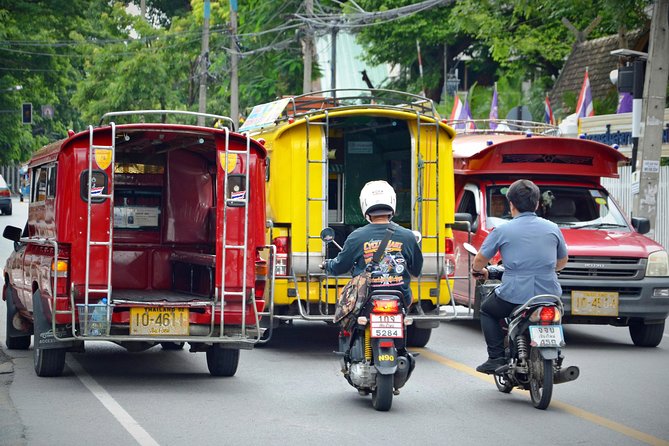 Iconic Half-Day Landmarks & Temples of Chiang Mai - Comfort, timing, and small-group flow