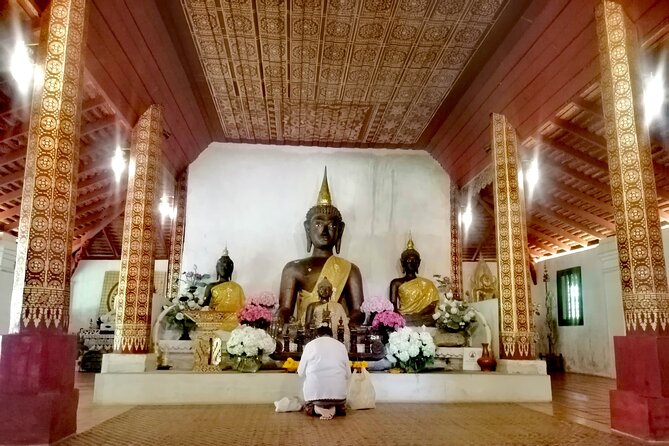 Lady Driver and Guide - Wat Chedi Luang Varavihara: the biggest pagoda scale