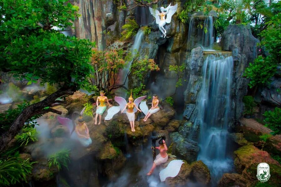 Lalita Cafe & Chiang Rai Temple(White+Blue) from Chiangmai - Lalitta Café: waterfalls, fairy-tale stones, and the easiest coffee break of your trip