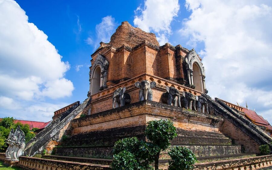 Lanna Heritage Walking Tour: A Journey Through History - Entering The Lanna Story at Tha Pae Gate