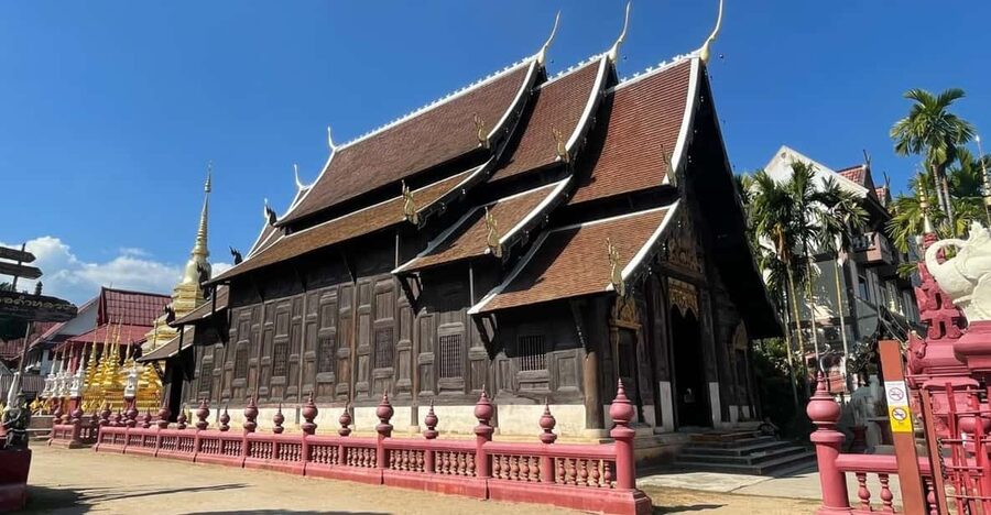 Lanna Heritage Walking Tour: A Journey Through History - Wat Chiang Man: Chiang Mai’s Oldest Temple and Its Stone Clues