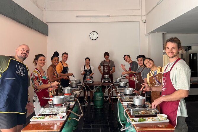 Lanna Smile Thai Cooking Class in Chiang Mai with Market tour - The AC studio setup: you cook at your own station