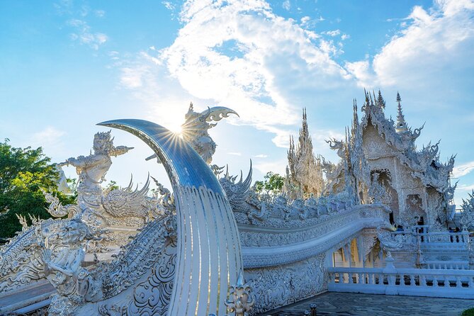 Long Neck Village, White & Blue Temple, Black House Day Tour From Chiang Mai - Stop 2: Wat Rong Khun (White Temple) and the Dress Code Reality