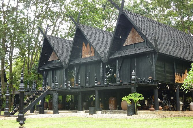 Long Neck Village, White & Blue Temple, Black House Day Tour From Chiang Mai - Stop 3: Baan Dam Museum (Black House) for the Most “What Am I Looking At?” Moment