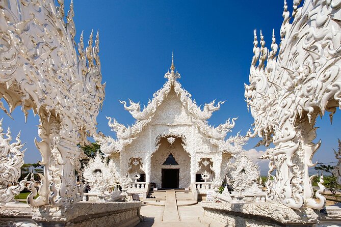 Long Neck Village, White & Blue Temple, Black House Day Tour From Chiang Mai - Stop 1: Mae Khachan Hot Spring (90°C) and the Early Energy Check